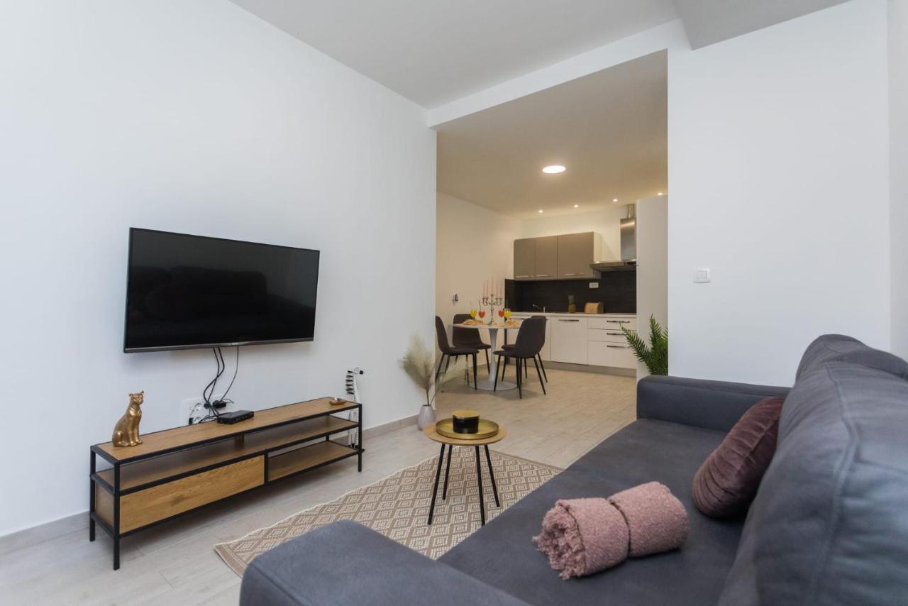 Bloom Apartment Split Ngoại thất bức ảnh