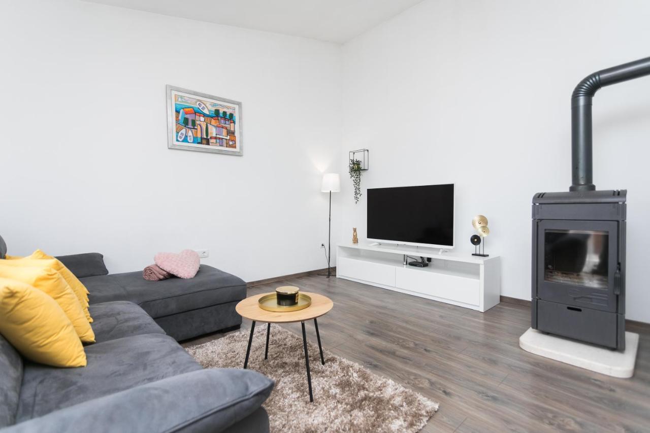 Bloom Apartment Split Ngoại thất bức ảnh